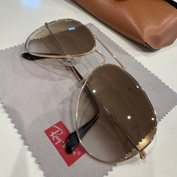 Ray-Ban Aviator Sunglasses with Dark Lenses - Picture 2 of 7